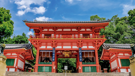 祇園にある八坂神社の正門