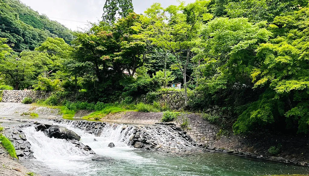 大原の風光明媚な川